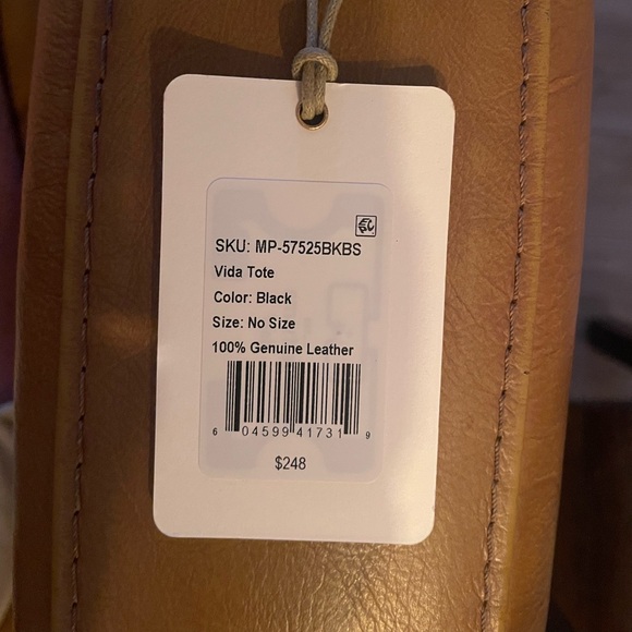 HOBO Vida Black Tote - Picture 6 of 6